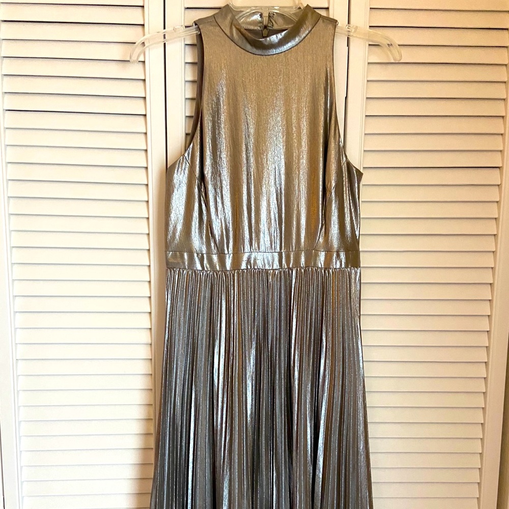 Ann Taylor, Size 0, silver metallic cocktail dress